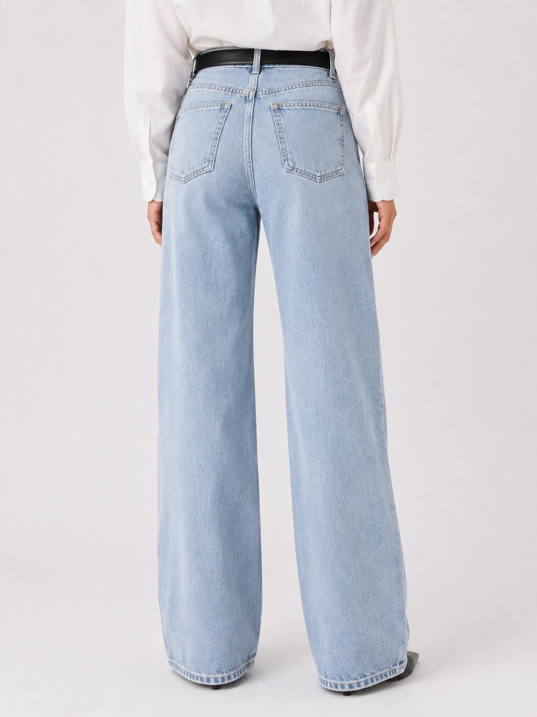 Light wash, wide leg jeans