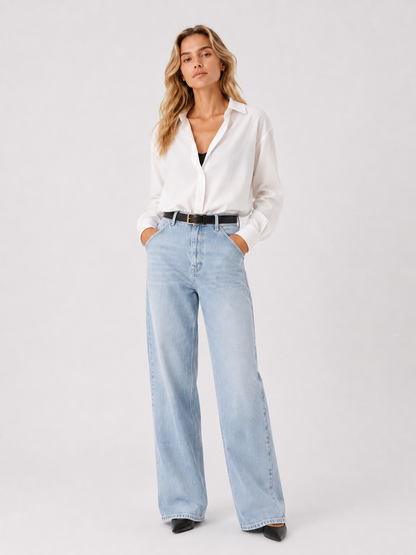 Light wash, wide leg jeans